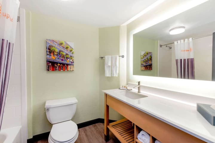 La Quinta Inn & Suites by Wyndham New Orleans Downtown