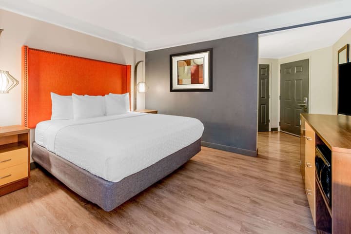 La Quinta Inn & Suites by Wyndham New Orleans Downtown