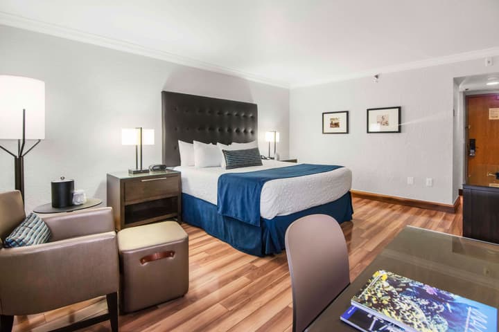 Miami Lakes Hotel