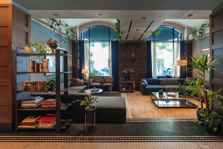 Dossier Hotel