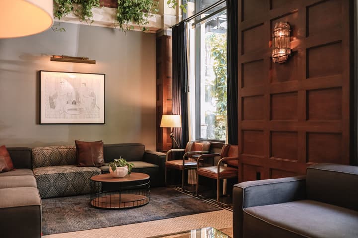 Dossier Hotel