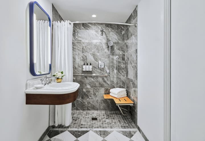 InterContinental Chicago Magnificent Mile by IHG