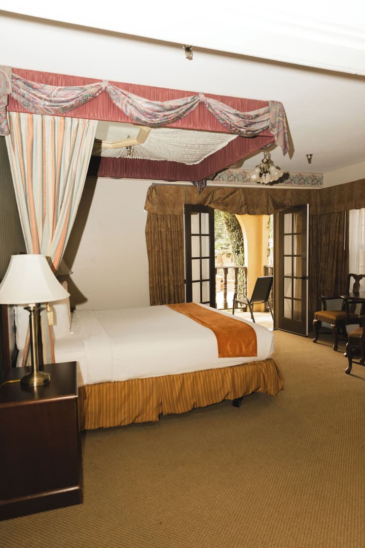Historic Santa Maria Inn