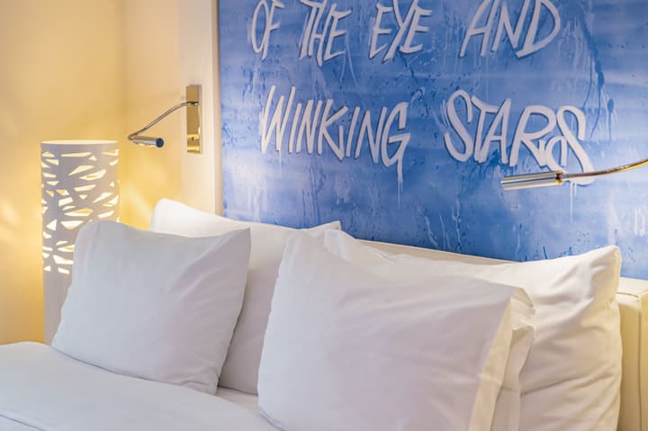 Hotel N'vY