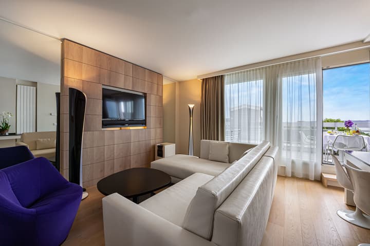 Hotel N'vY