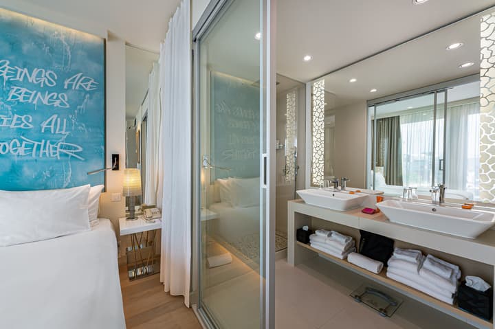 Hotel N'vY