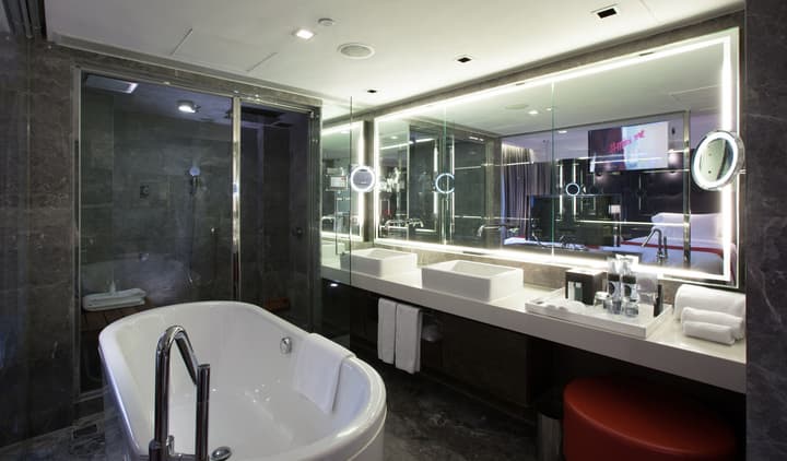 The Mira Hong Kong Hotel