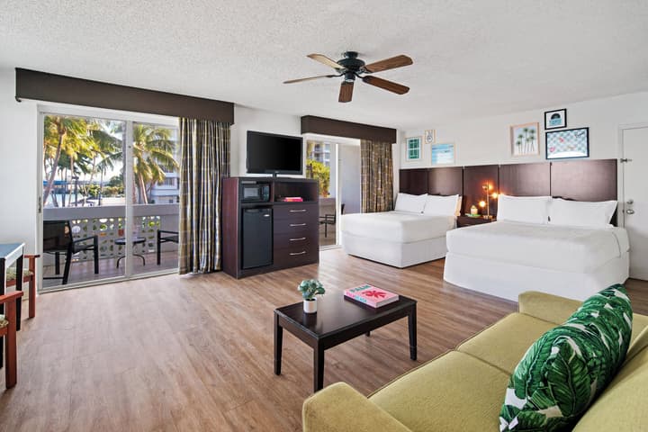 Palm Tree Club Miami Hotel