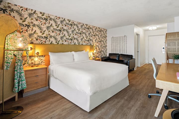 Palm Tree Club Miami Hotel