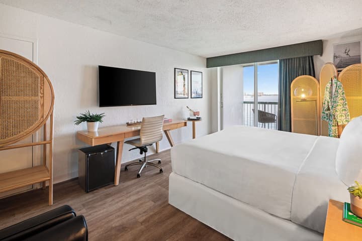 Palm Tree Club Miami Hotel
