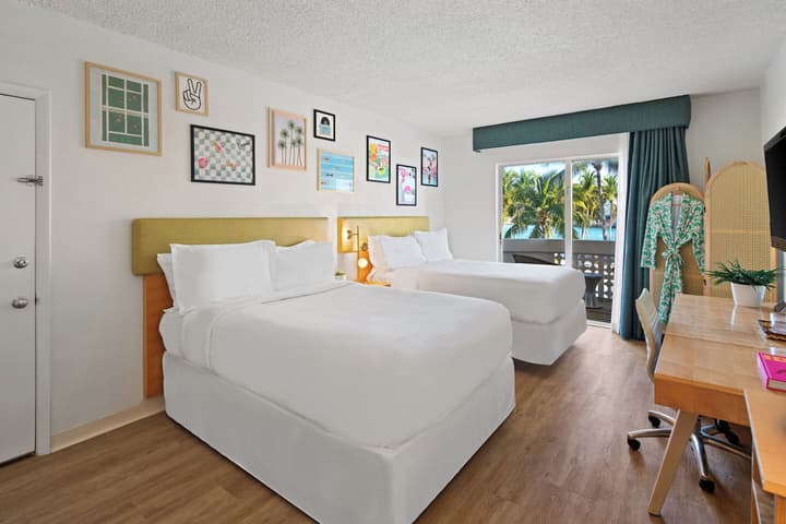 Palm Tree Club Miami Hotel