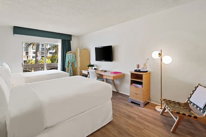 Palm Tree Club Miami Hotel