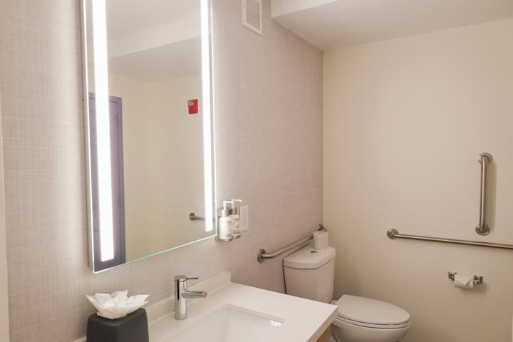 Garner Hotel Glen Burnie BWI Airport Area by IHG