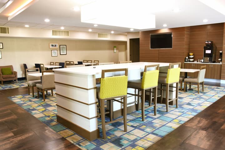 Garner Hotel Glen Burnie BWI Airport Area by IHG