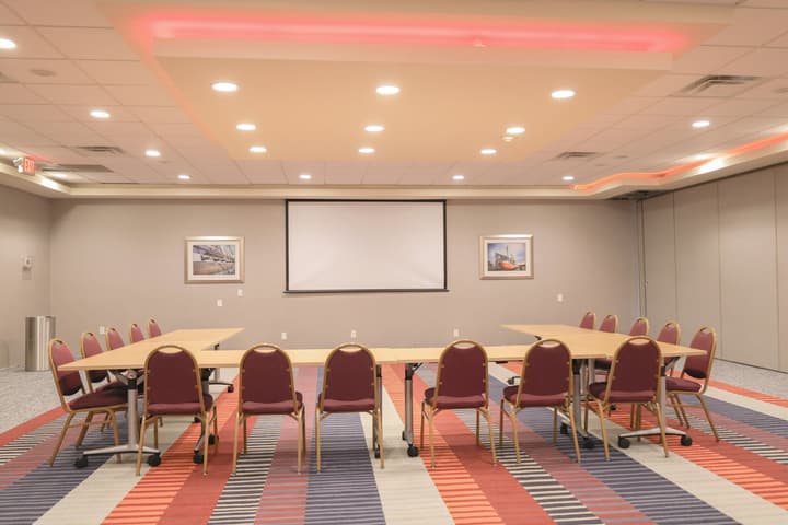 Garner Hotel Glen Burnie BWI Airport Area by IHG
