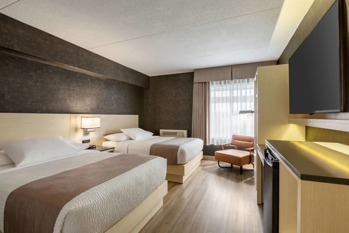 Days Inn by Wyndham Toronto West Mississauga