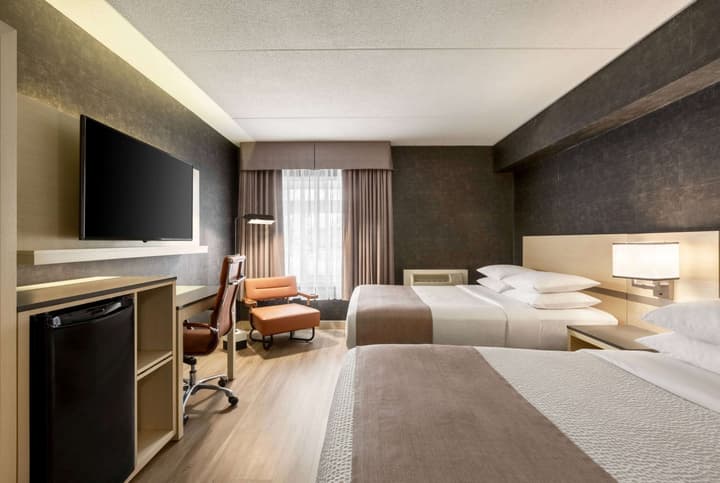 Days Inn by Wyndham Toronto West Mississauga