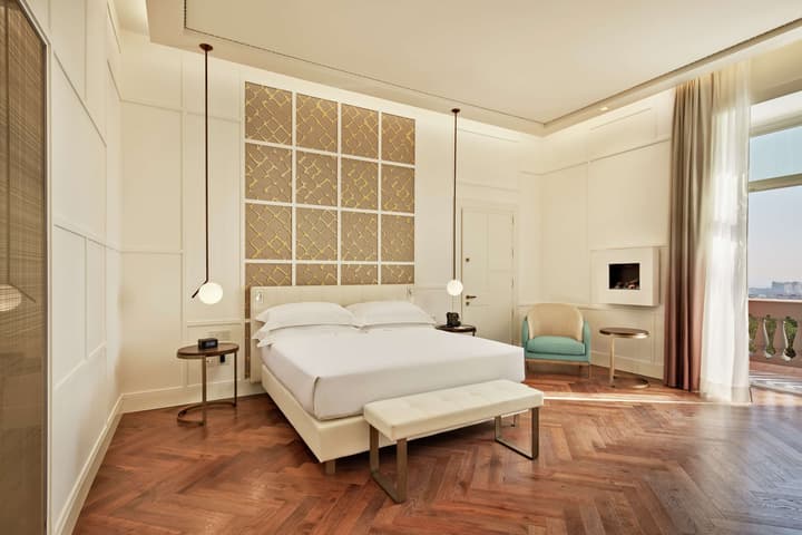 De Bonart Naples, Curio Collection by Hilton