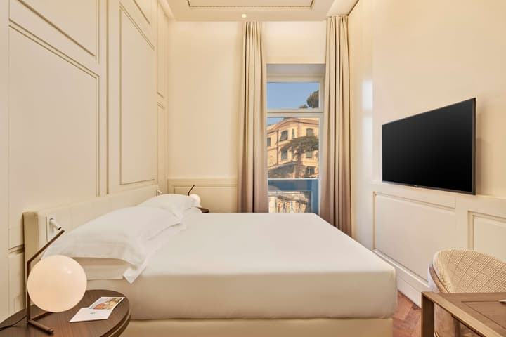 De Bonart Naples, Curio Collection by Hilton