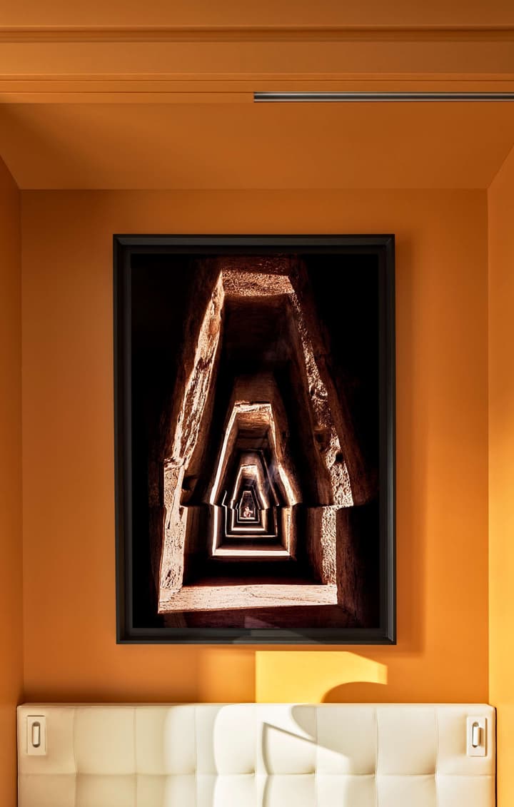 De Bonart Naples, Curio Collection by Hilton