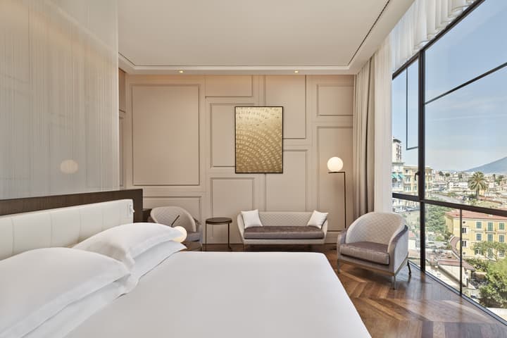 De Bonart Naples, Curio Collection by Hilton