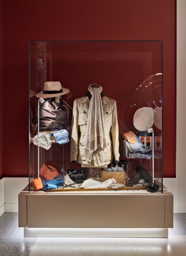 De Bonart Naples, Curio Collection by Hilton