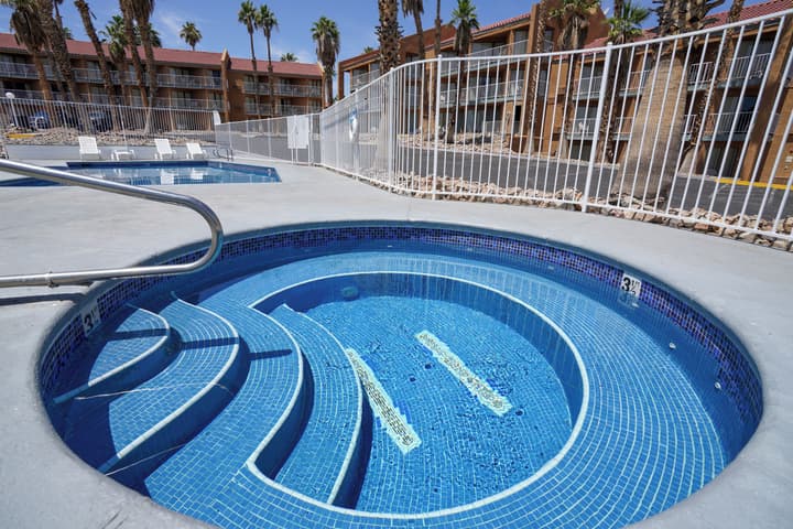 Lake Mead Inn