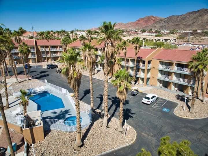 Lake Mead Inn