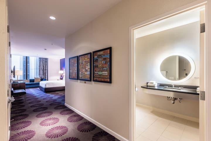 The Chicago Hotel Collection - Magnificent Mile