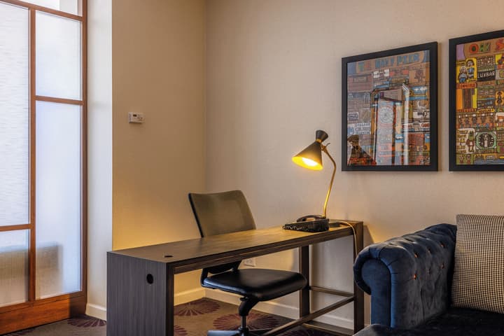 The Chicago Hotel Collection - Magnificent Mile