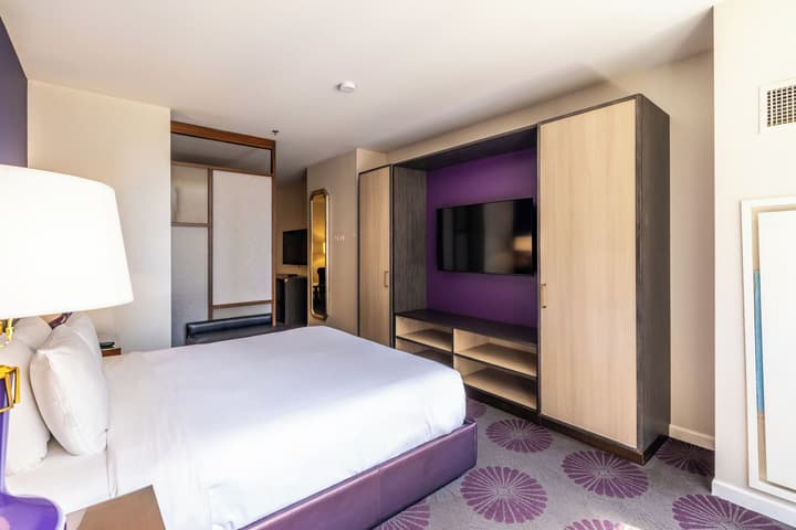The Chicago Hotel Collection - Magnificent Mile