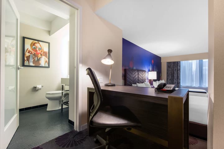 The Chicago Hotel Collection - Magnificent Mile