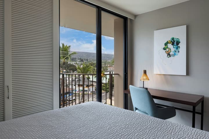 Courtyard by Marriott King Kamehameha's Kona Beach Hotel
