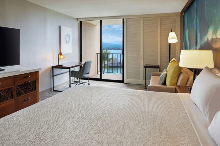 Courtyard by Marriott King Kamehameha's Kona Beach Hotel