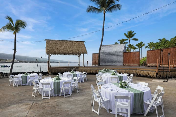 Courtyard by Marriott King Kamehameha's Kona Beach Hotel