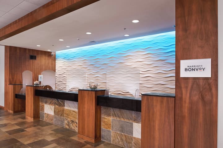 Courtyard by Marriott King Kamehameha's Kona Beach Hotel