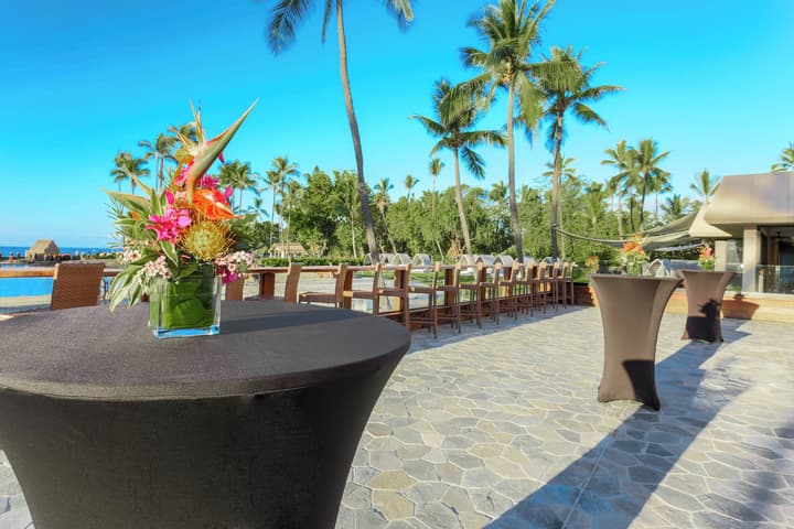 Courtyard by Marriott King Kamehameha's Kona Beach Hotel