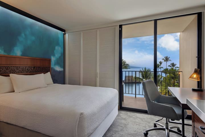 Courtyard by Marriott King Kamehameha's Kona Beach Hotel