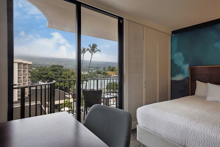 Courtyard by Marriott King Kamehameha's Kona Beach Hotel