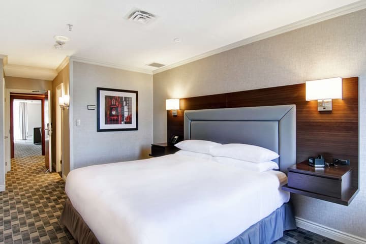 DoubleTree by Hilton Hotel Toronto Downtown