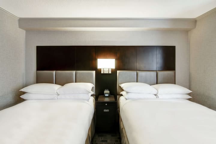 DoubleTree by Hilton Hotel Toronto Downtown