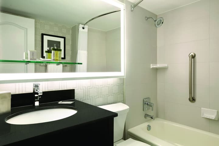 DoubleTree by Hilton Hotel Toronto Downtown