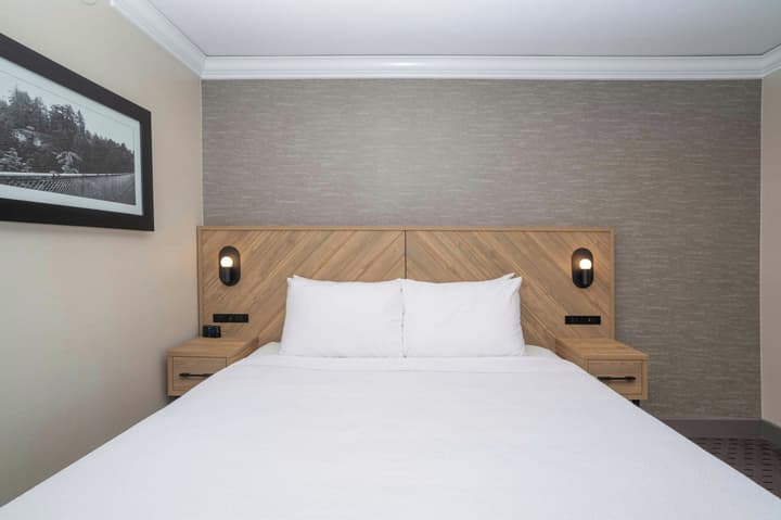 Sandman Signature Vancouver Downtown Hotel