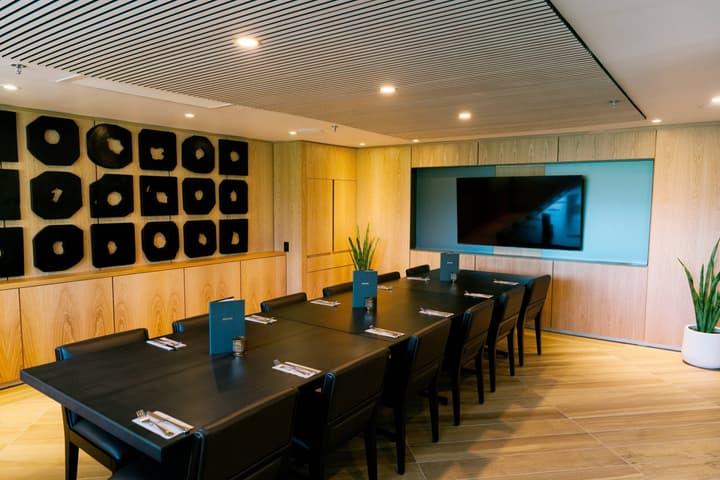 Sandman Signature Vancouver Downtown Hotel