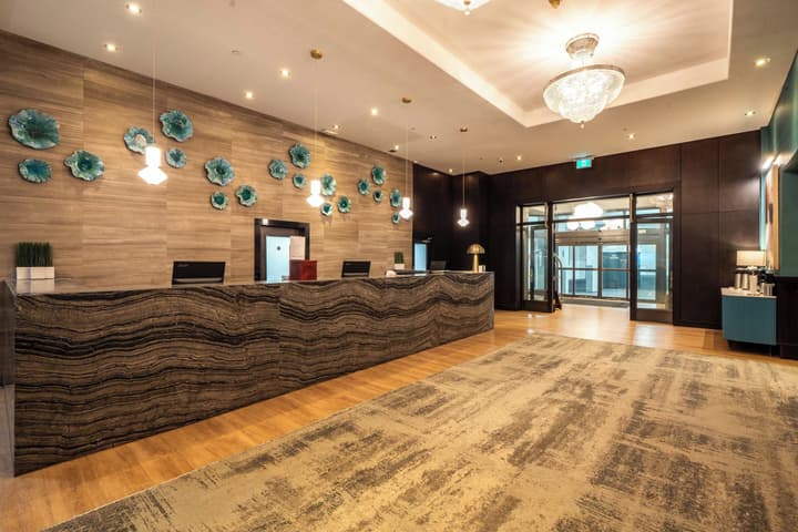 Sandman Signature Vancouver Downtown Hotel