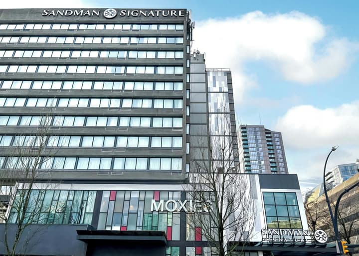 Sandman Signature Vancouver Downtown Hotel