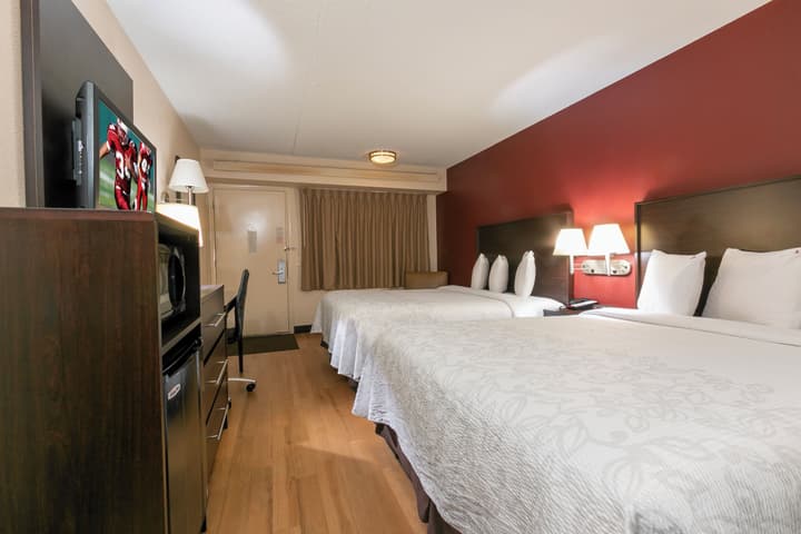 Red Roof Inn PLUS+ Secaucus - Meadowlands - NYC