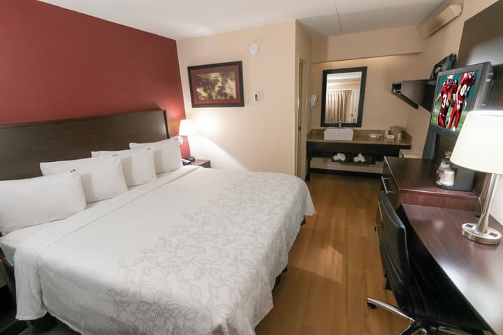 Red Roof Inn PLUS+ Secaucus - Meadowlands - NYC