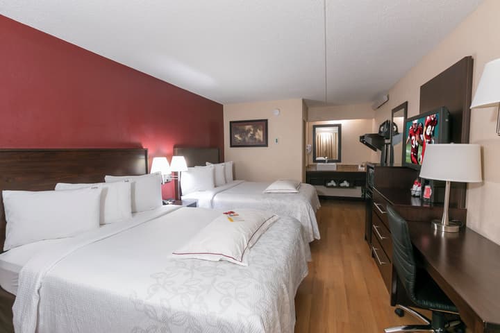Red Roof Inn PLUS+ Secaucus - Meadowlands - NYC
