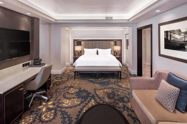 Radisson Blu Hotel, Dubai Deira Creek
